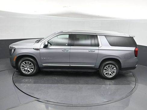 Used 2025 GMC Yukon XL Denali AWD/4WD image 38