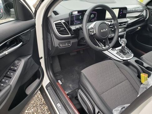 New 2026 Kia Seltos S image 7