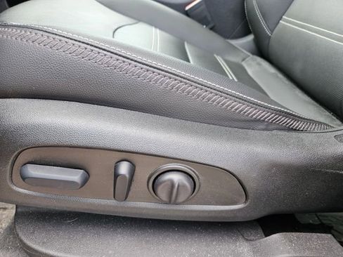 Used 2023 GMC Terrain Denali w/ LPO, Floor Liner Package AWD/4WD image 9