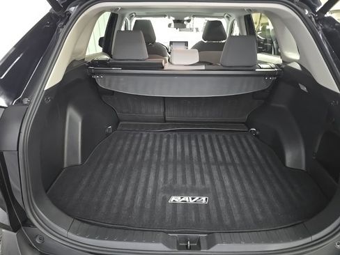 Used 2019 Toyota RAV4 XLE w/ Convenience Package AWD/4WD image 12