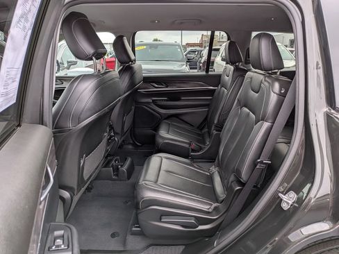 Used 2023 Jeep Grand Cherokee L Limited AWD/4WD image 18