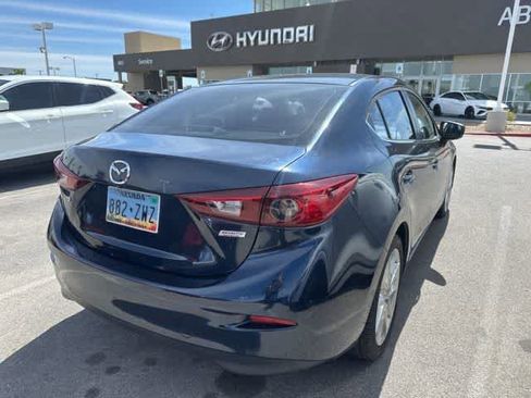 Used 2017 MAZDA MAZDA3 Touring image 4