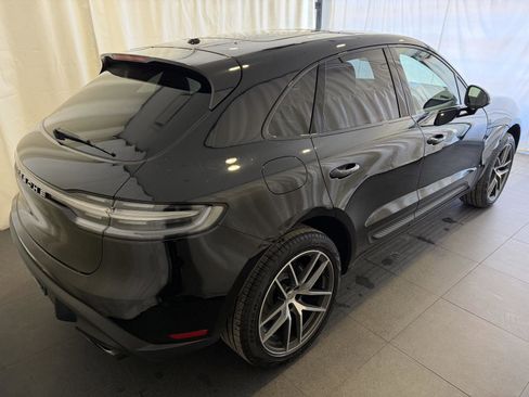 Certified 2022 Porsche Macan image 9