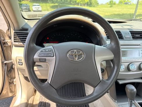 Used 2007 Toyota Camry LE FWD image 17