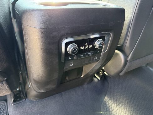 Used 2023 GMC Yukon XL Denali image 23