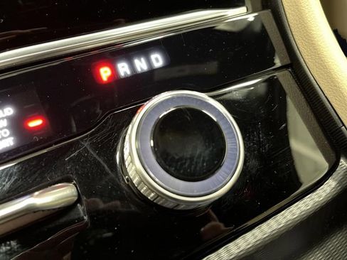 Used 2025 Jeep Grand Cherokee Limited w/ Luxury Tech Group II image 23