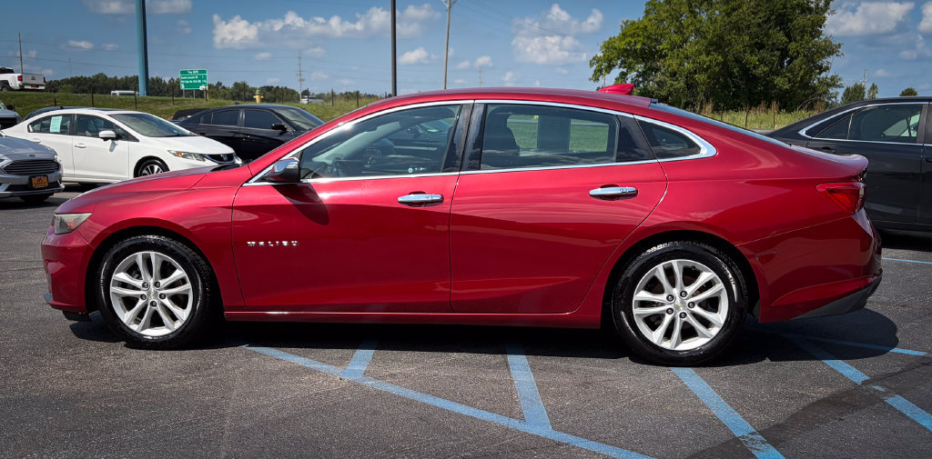 Used 2016 Chevrolet Malibu LT FWD image 12