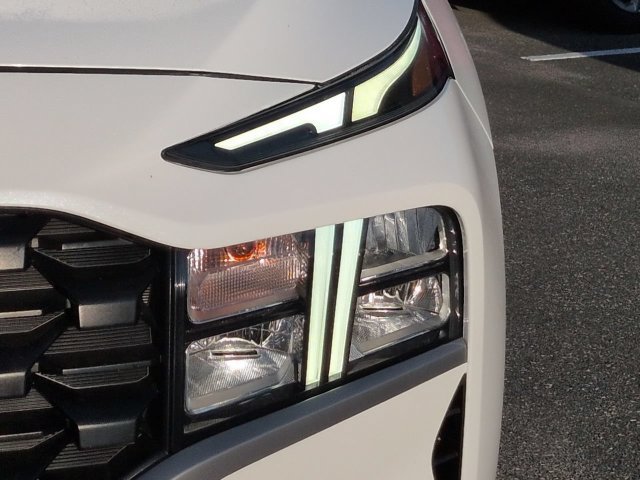 Used 2023 Hyundai Santa Fe SEL FWD image 10