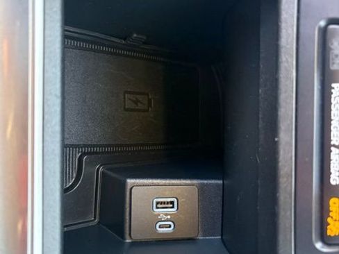 Used 2024 Ford Edge SEL w/ Convenience Package image 14