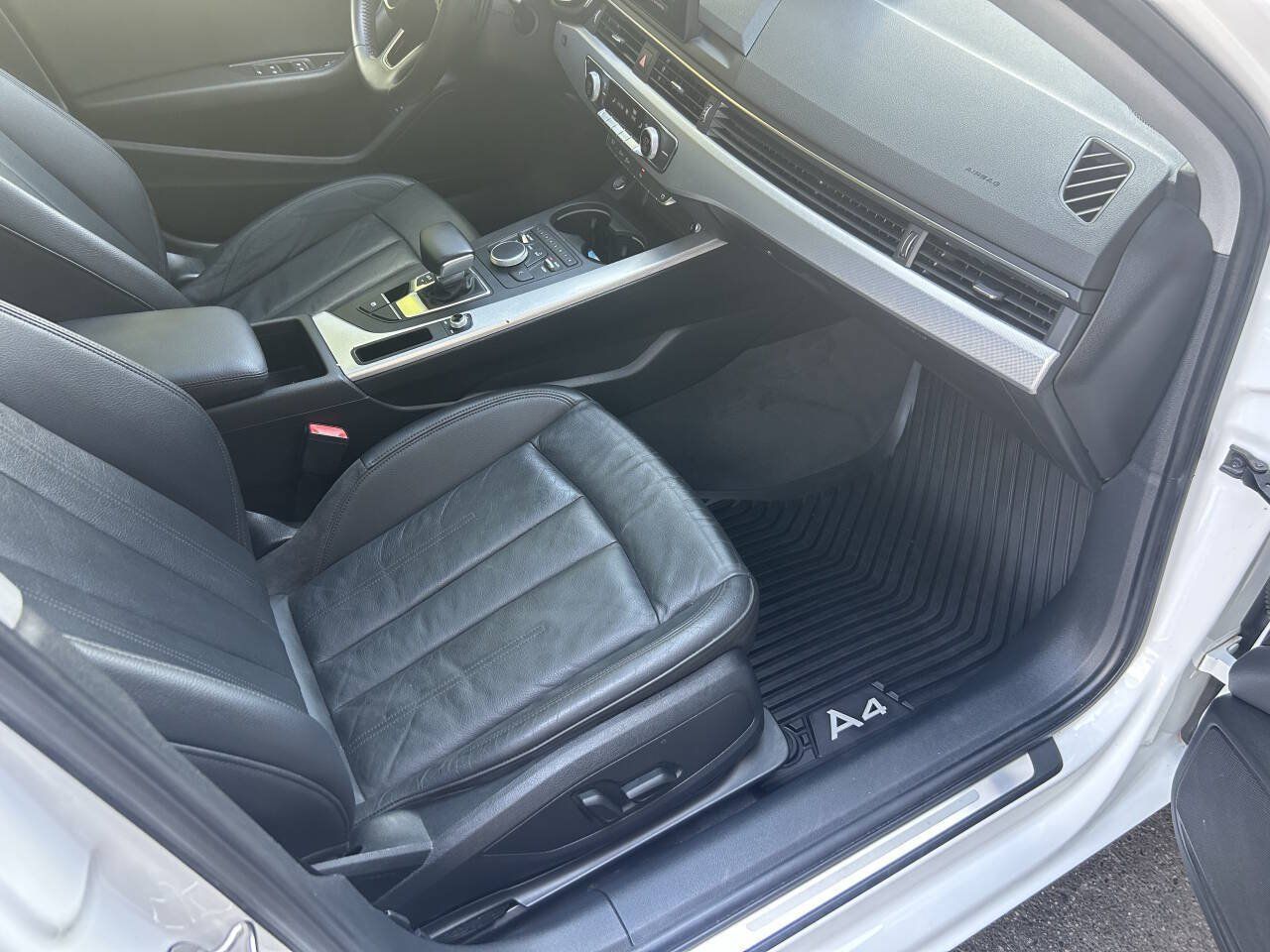 Used 2017 Audi A4 2.0T Premium FWD image 30