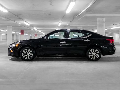 Used 2020 Nissan Altima 2.5 S FWD image 13