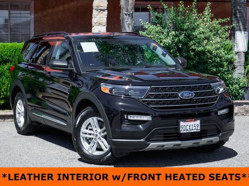 Used 2022 Ford Explorer XLT w/ Equipment Group 202A image 2