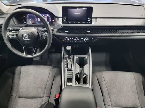 Certified 2025 Honda Accord SE image 17