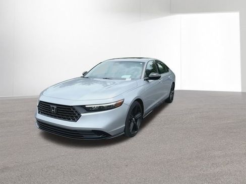 Used 2023 Honda Accord Sport image 4