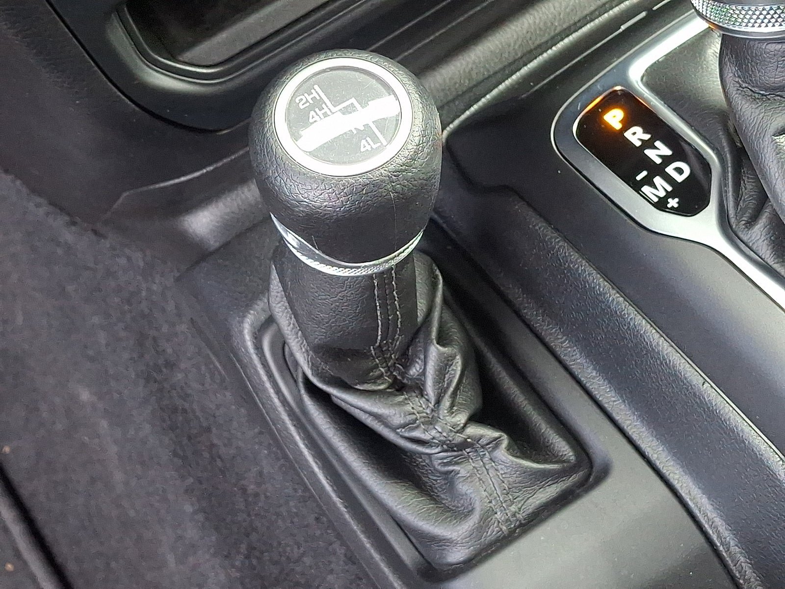Used 2018 Jeep Wrangler Sport AWD/4WD image 25