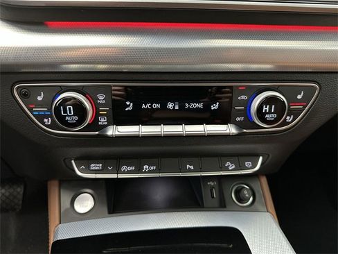 Certified 2025 Audi Q5 2.0T Premium Plus w/ Premium Plus Package image 19