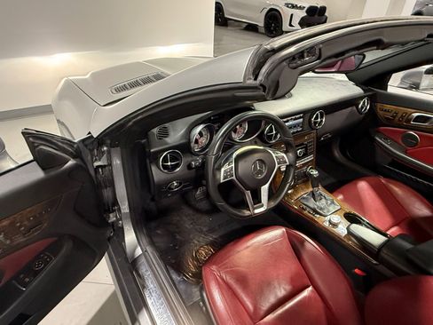 Used 2015 Mercedes-Benz SLK 350 image 26