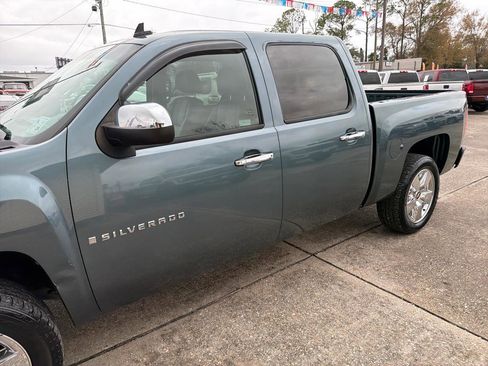 Used 2009 Chevrolet Silverado 1500 LT w/ Regional Value Package image 4