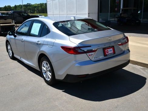 Used 2025 Toyota Camry LE FWD image 3