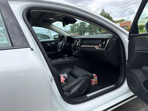Used 2024 Volvo S60 B5 Ultimate w/ Climate Package AWD/4WD image 2