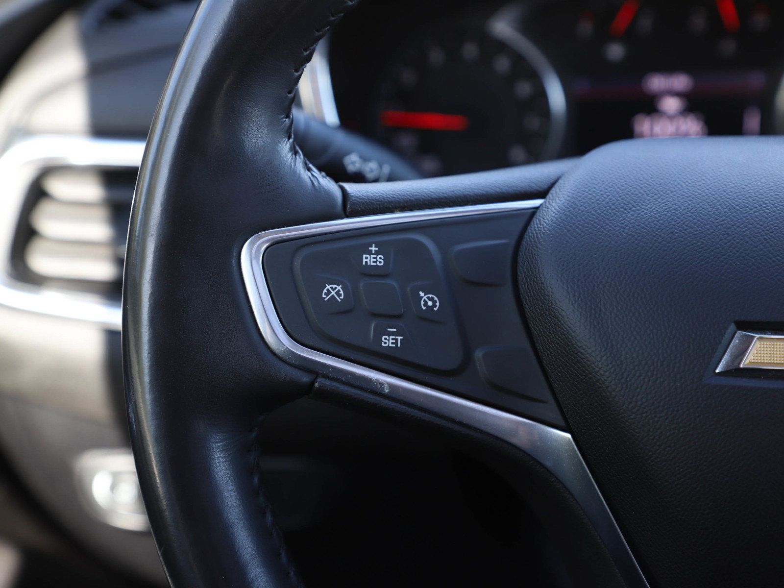 Used 2019 Chevrolet Equinox LT AWD/4WD image 25