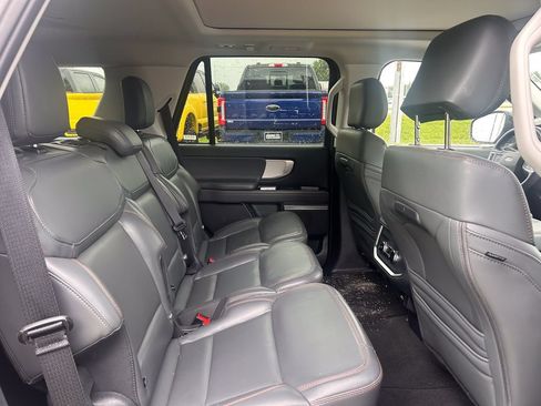 Used 2025 Ford Expedition Active AWD/4WD image 24