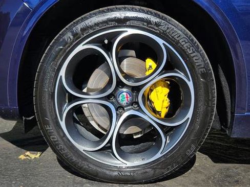 Used 2020 Alfa Romeo Stelvio Ti w/ Active Blind Spot Package image 9