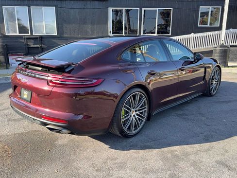 Used 2018 Porsche Panamera 4 image 8