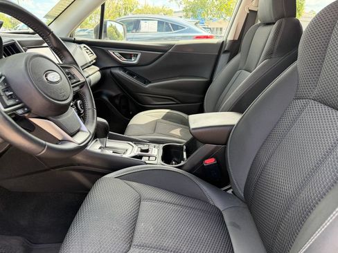 Used 2019 Subaru Forester Premium AWD/4WD image 18