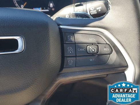 Used 2025 Jeep Grand Cherokee Limited image 38