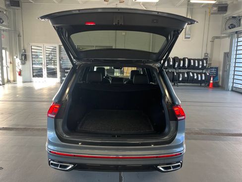 Certified 2022 Volkswagen Tiguan SEL R-Line AWD/4WD image 4