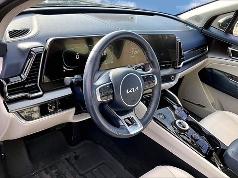 Used 2024 Kia Sportage EX image 12