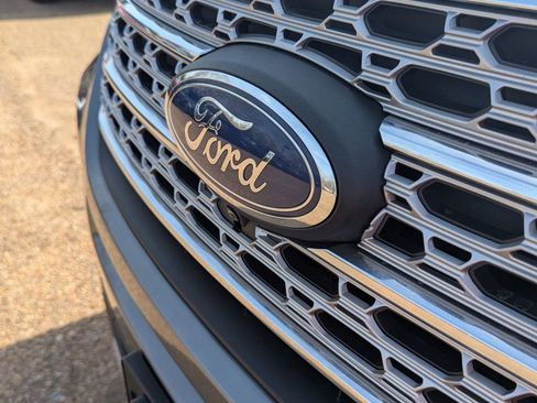 Used 2023 Ford Explorer Limited w/ Equipment Group 301A image 29