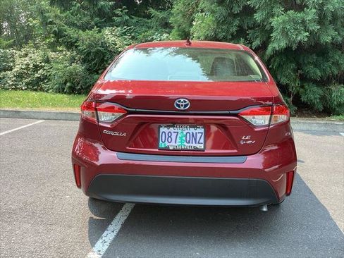 Certified 2025 Toyota Corolla LE w/ LE Premium Package FWD image 17