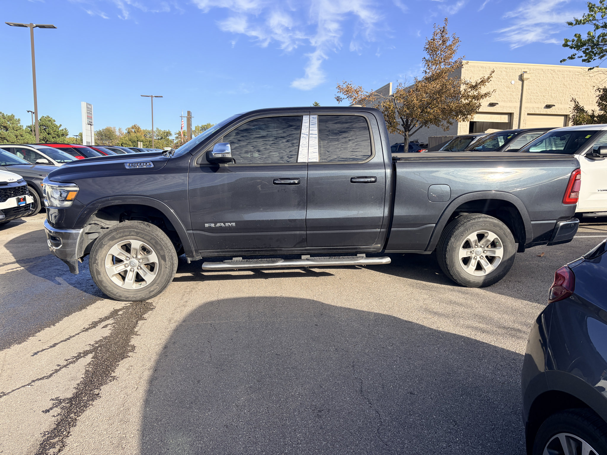 Used 2019 RAM 1500 Laramie AWD/4WD image 2