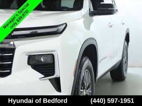 Used 2026 Chevrolet Traverse LT AWD/4WD image 4