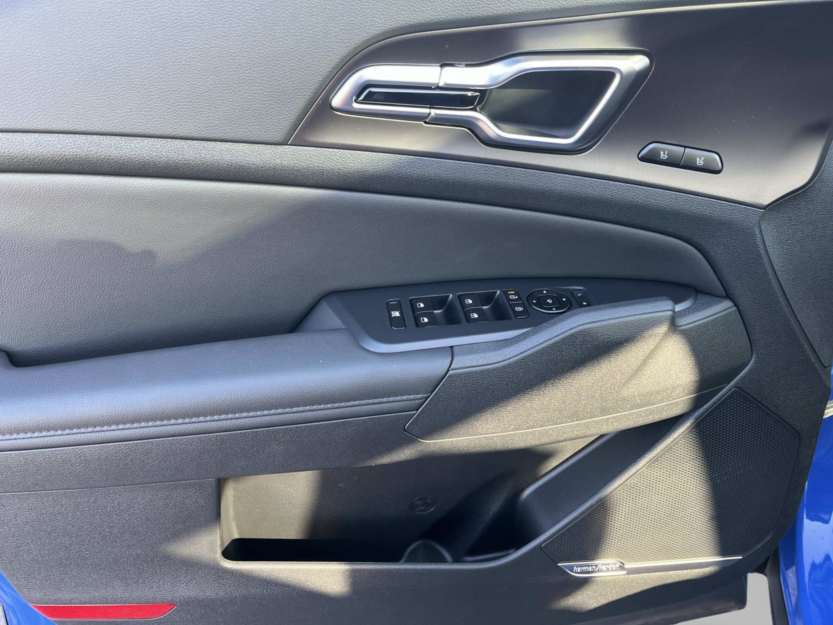 New 2026 Kia Sportage SX FWD image 18