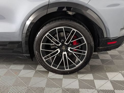 New 2026 Porsche Cayenne Turbo AWD/4WD image 13
