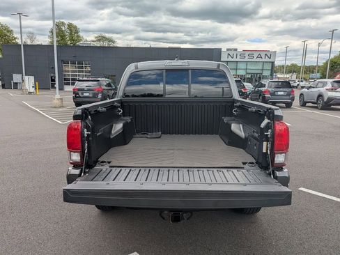 Used 2023 Toyota Tacoma SR AWD/4WD image 23