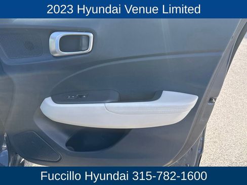 Used 2023 Hyundai Venue Limited FWD image 7