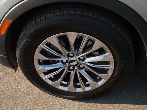 Used 2025 Cadillac XT4 Premium Luxury image 15