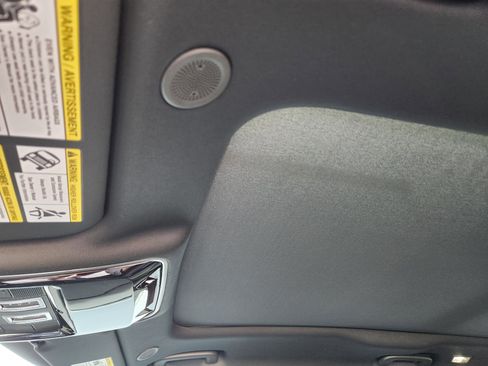 New 2026 Land Rover Range Rover Velar Dynamic SE image 25