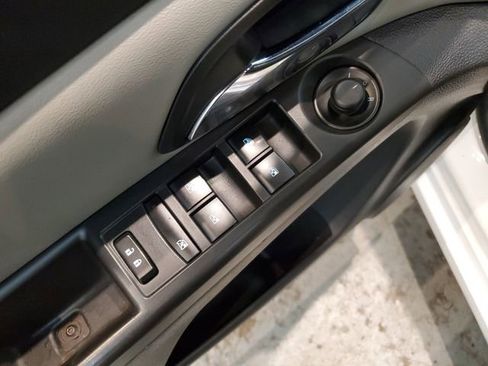 Used 2015 Chevrolet Cruze LS image 12