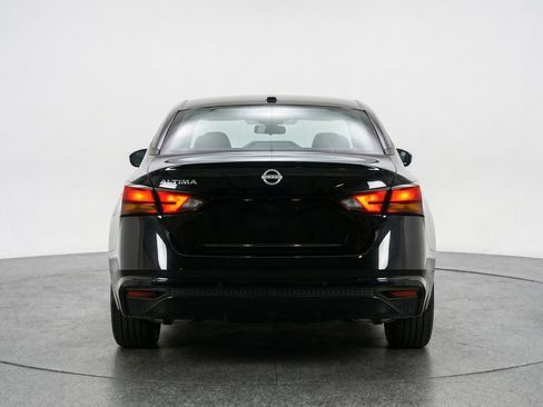 Used 2025 Nissan Altima 2.5 SV FWD image 7