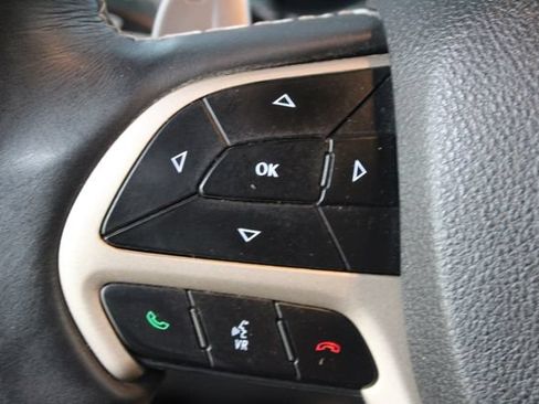 Used 2017 Jeep Grand Cherokee Overland AWD/4WD image 15