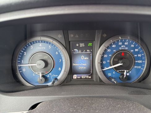 Used 2020 Toyota Sienna XLE w/ XLE Navigation Package image 11