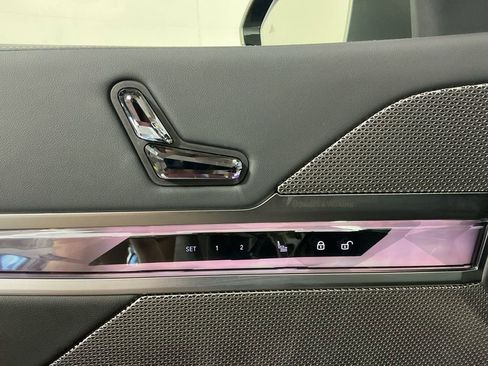 Used 2024 BMW i7 eDrive50 image 22