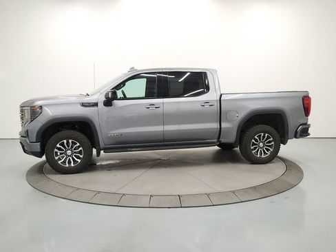 Used 2023 GMC Sierra 1500 AT4 w/ Technology Package AWD/4WD image 4