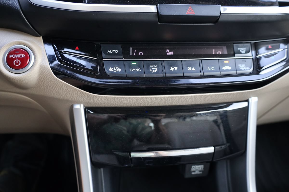 Used 2017 Honda Accord Touring image 29