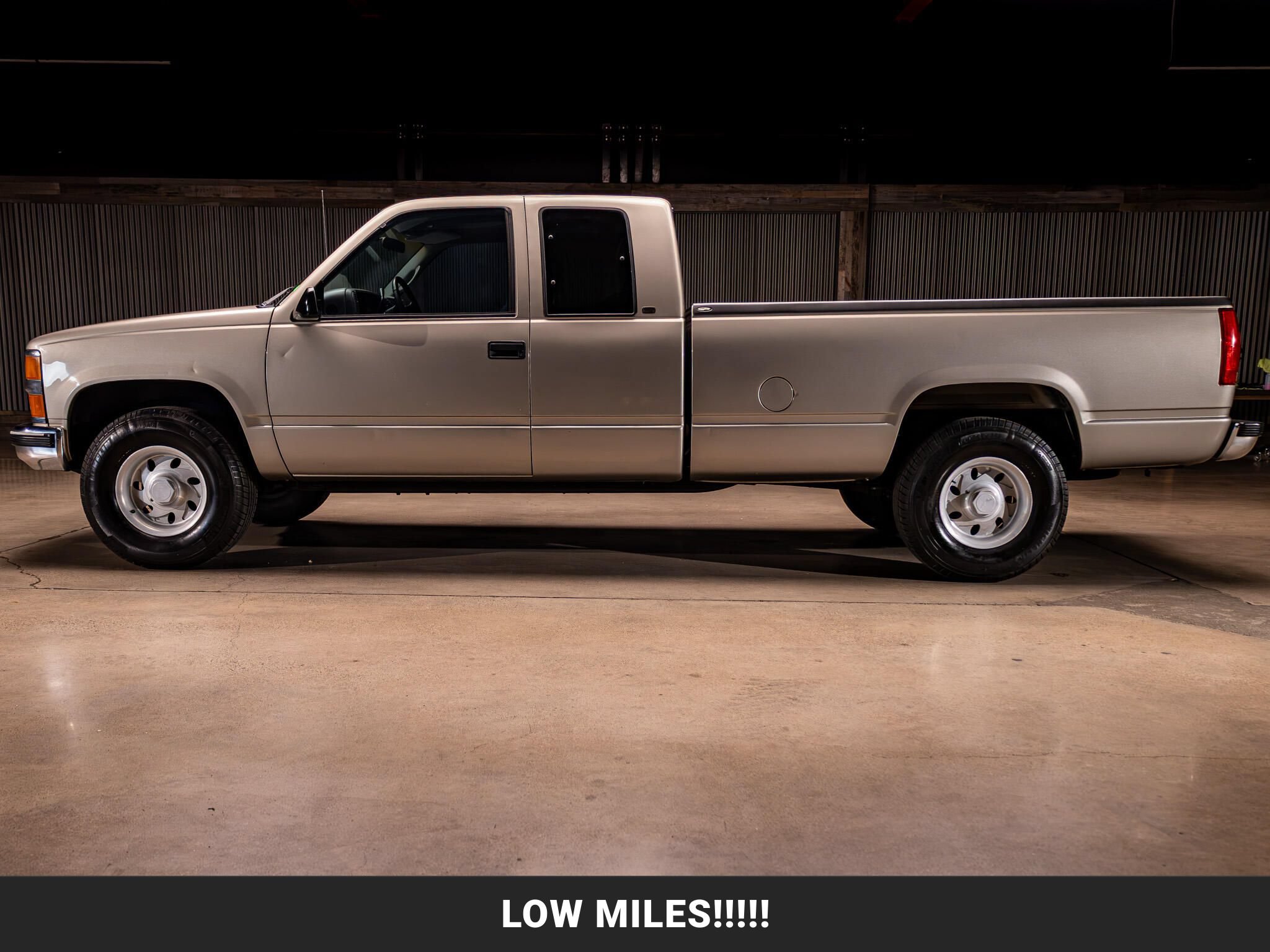 Used 1998 Chevrolet Silverado 2500 2WD Extended Cab w/ Preferred Equipment Group 2 image 5
